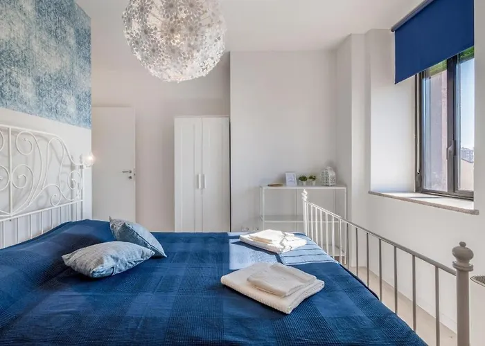 Family & Friends Rooms